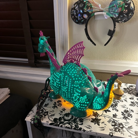 Disney Electrical Parade popcorn bucket - Picture 4 of 4